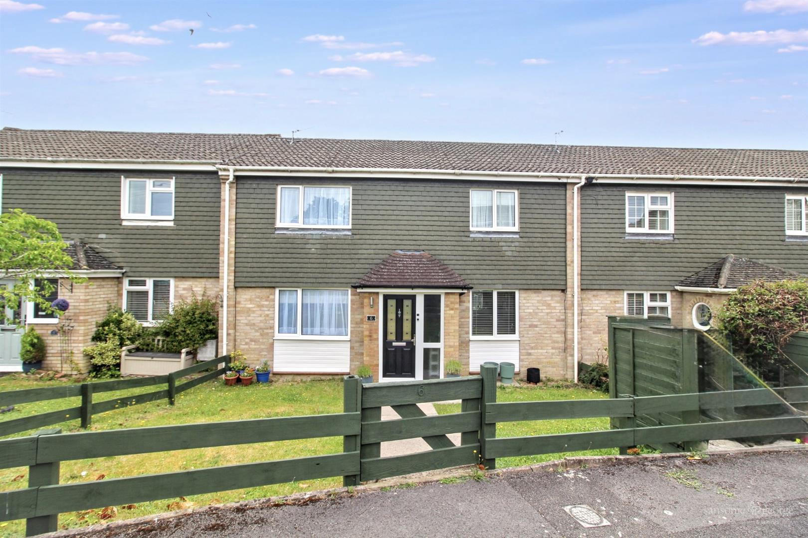 3 bed property in Hugh Fraser Drive, Reading